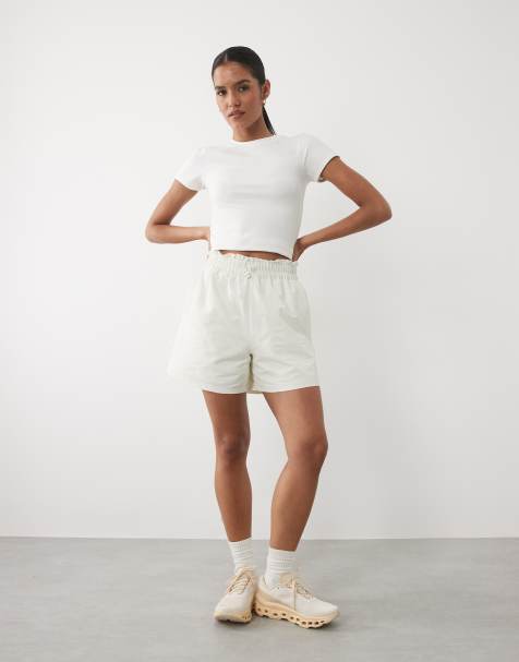 Sweaty Betty seersucker 6 tum texturerade shorts i vitt - view 1