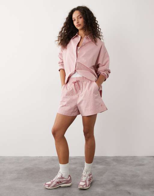 Sweaty Betty – Summer – Bunt gestreifte Hemdbluse in Rosa und Weiß, 2 von 4