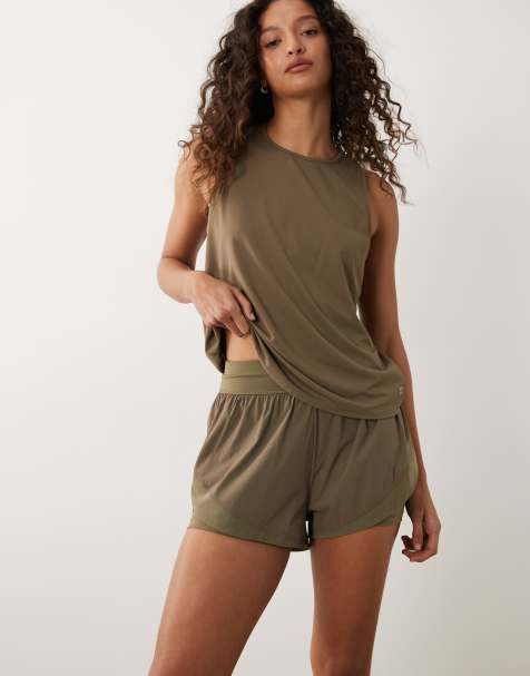 Sweaty Betty – Tempo – Lauf-Shorts in Khakibraun - view 1
