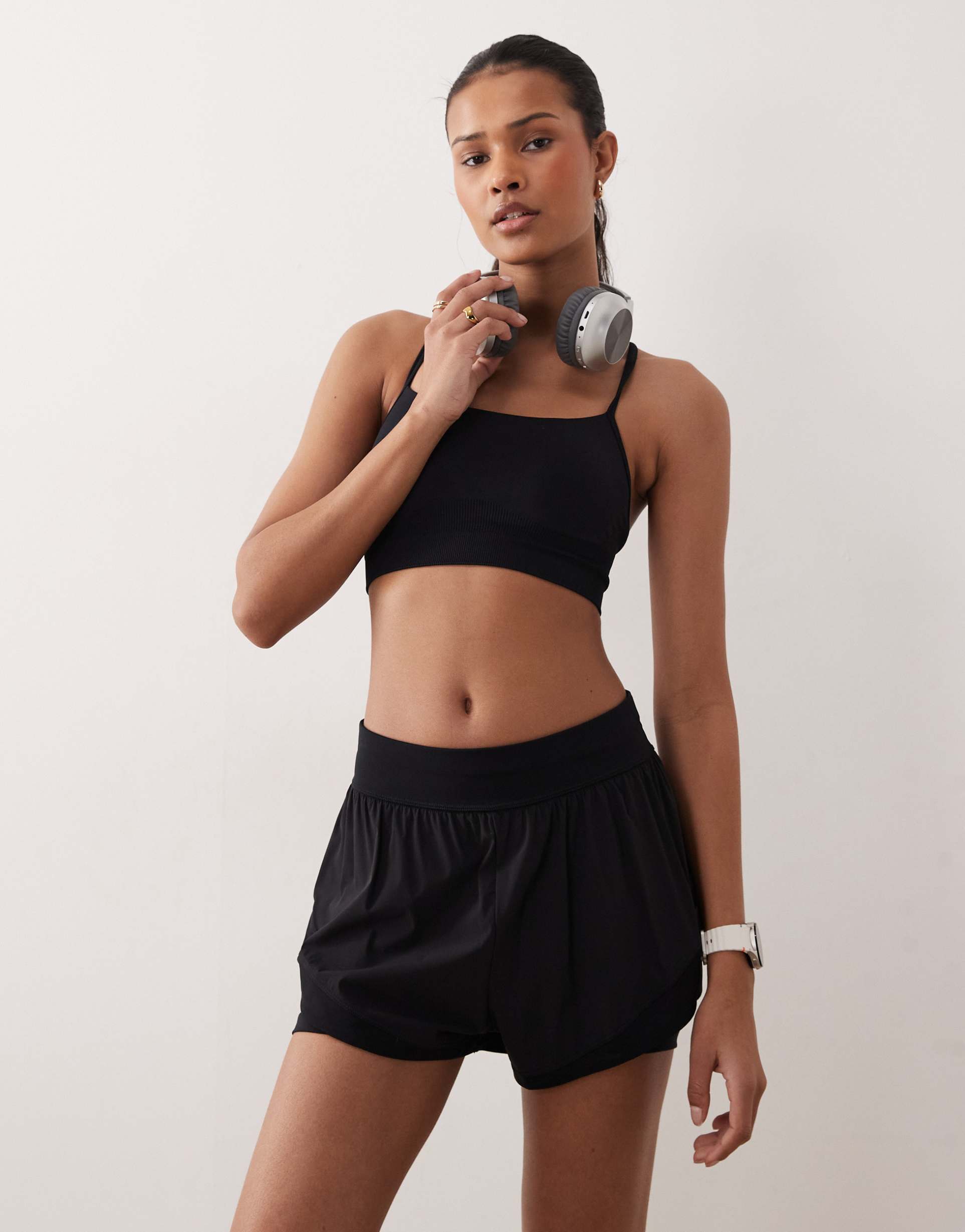 sweaty betty tempo running shorts in black
