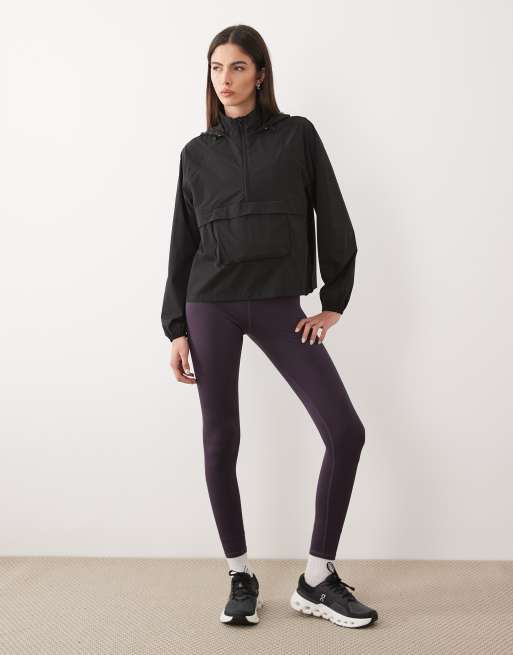 Sweaty Betty Ultimate Run packaway jacket in black, 2 of 4