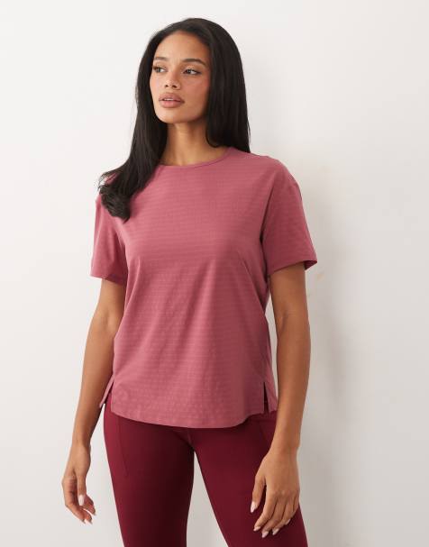 Sweaty Betty Ultimate Train loose ribbed T-shirt in pink - view 1