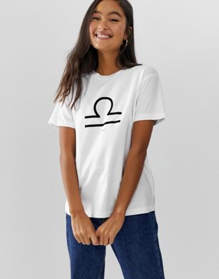 T-shirt med jomfruen, vægten, skorpionen, skytten stjernetegnsprint fra ASOS DESIGN-Hvid