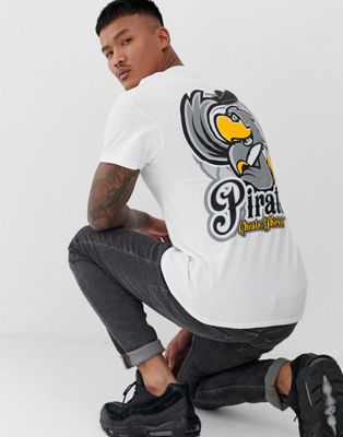 T-shirt med Pirates-print på ryggen fra Cheats & Thieves-Hvid