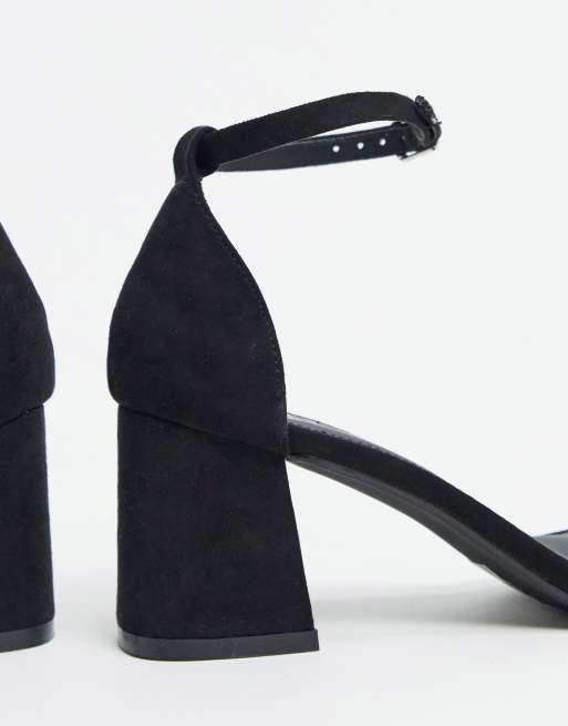 Tacones de tac n medio en bloque con dise o minimalista en negro
