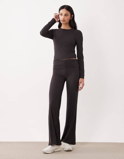 Tala 365 long sleeve top in brown, 2 of 4