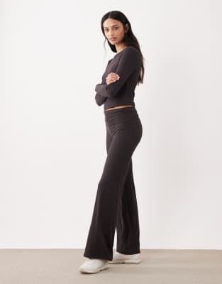 Tala Tala 365 roll waist flared trousers in espresso-Brown