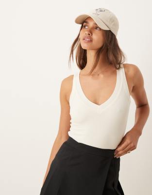 365 Sculpting Lounge tank top in off white