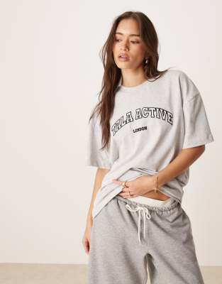 Tala - Active - T-Shirt in Grau mit Applikation