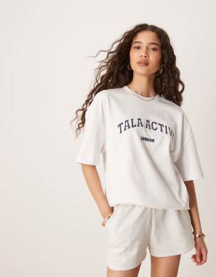 Tala - Active - T-Shirt in Weiß mit Applikation