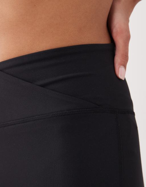 TALA - DayFlex 30" - Flared yogabroek met overslag en hoge taille in zwart, 4 van 5