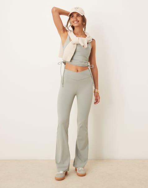 Tala - DayFlex - Flare legging met overslag in saliegroen - view 1