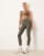 Thumbnail 1 van 5