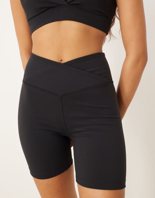 Tala - DayFlex - Sorte højtaljede shorts med slå-om-design, 2 af 5