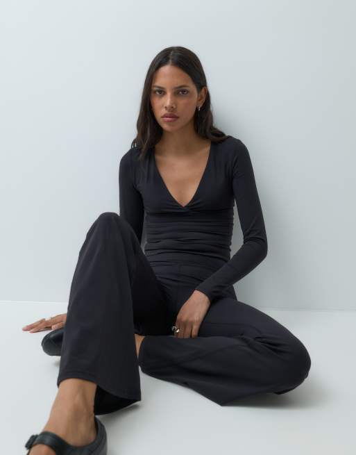TALA Dayflex topp med v-ringning i shadow black, 5 av 5