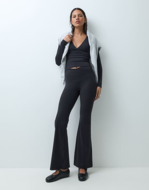 TALA Dayflex V Neck top in shadow black, 4 of 5
