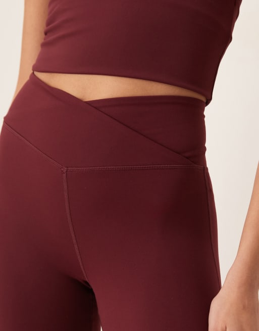 Tala – DayFlex – Vinröda, utsvängda yogabyxor med hög midja och omlottdesign, 2 av 5
