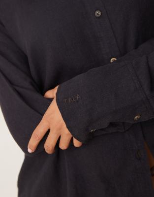 Tala Essential Linen Blend Shirt In Black