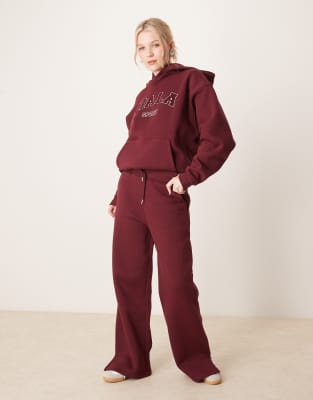 Logo wide leg sweatpants in burgundy-Red