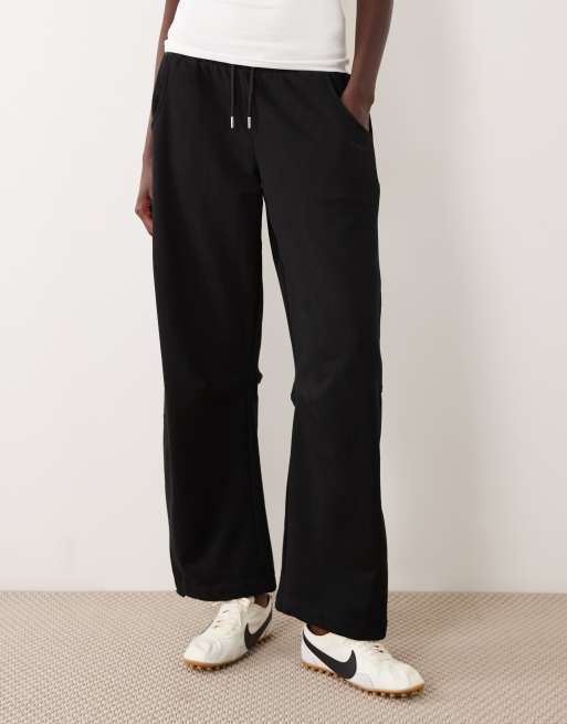 TALA mid rise pintuck barrel leg jogger in black, 2 of 5