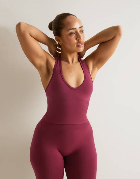 Tala – Modelujący bezszwowy top bez rękawów z dekoltem typu halter w wiśniowoczerwonym kolorze - view 1