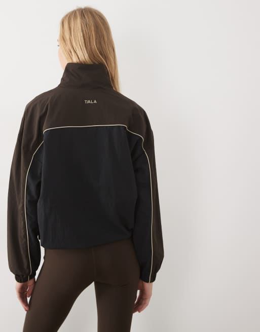 TALA multiway contrast windbreaker in americano and black, 4 of 4