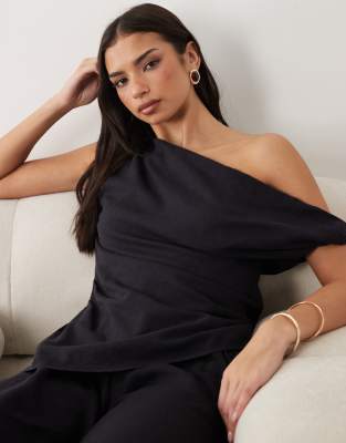 Tala Resort Soft Linen Top In Black