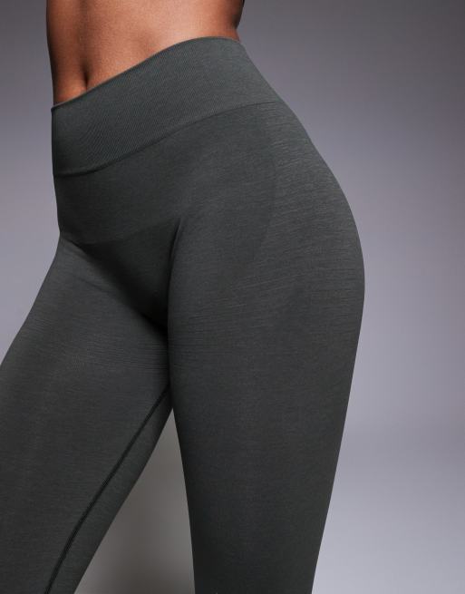 TALA – Sculpt – Mörkt olivgröna, skrynklade leggings i seamless-design, 3 av 5