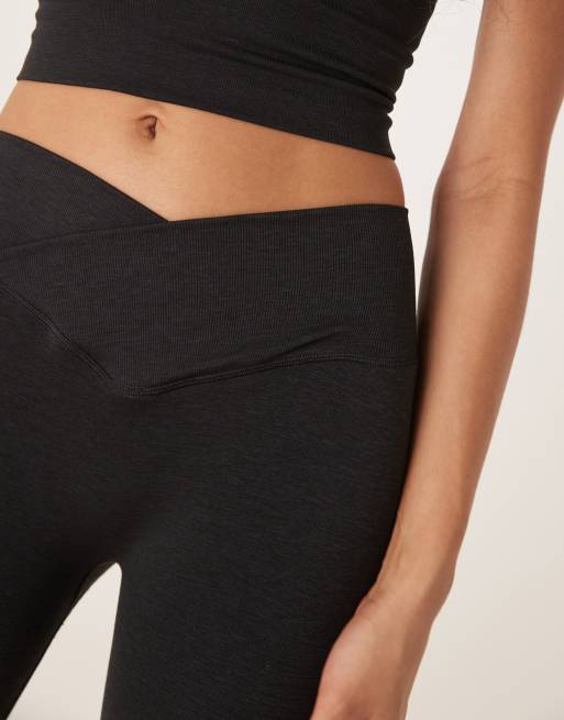 Tala Sculpt seamless wrap waist scrunch leggings in black, 3 of 5