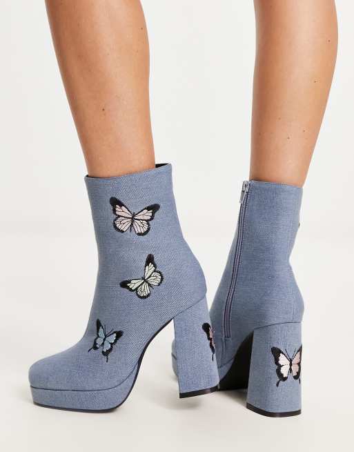 Tammy Girl – Jeansowe buty do kostki na obcasie we wzór w motyle