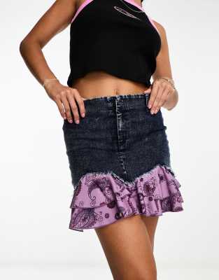 Tammy Girl - Mini-Jeansrock im 2000er-Stil mit mittelhohem Bund und gemustertem Saum-Blau