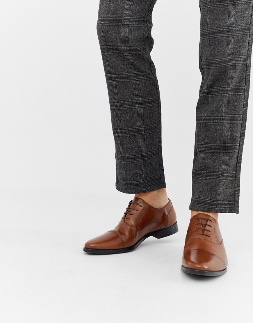 Tan-farvede oxford-sko med tåhætte i skind fra ASOS DESIGN