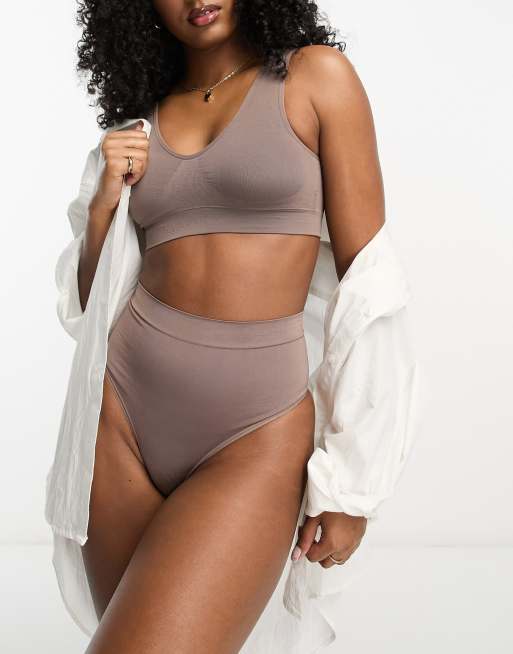 Tanga negro color café moldeador cómodo de firmeza ligera de MAGIC Bodyfashion