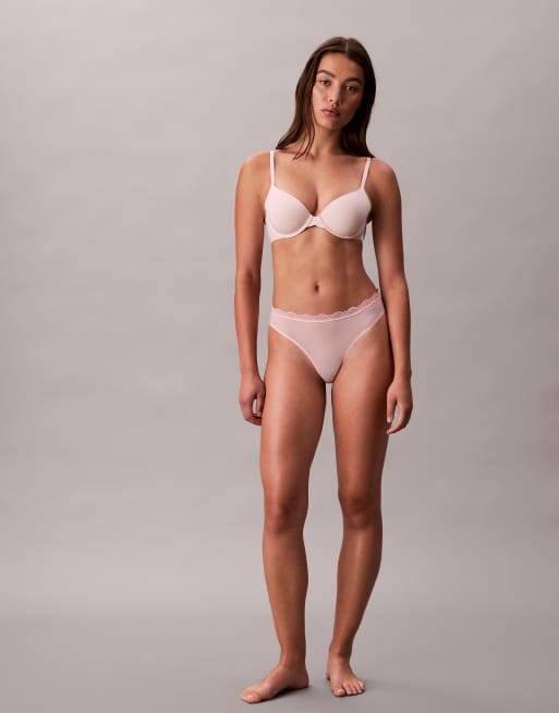 Tanga rosa pastel elástico con ribete de microfibra y encaje Microfibre de Calvin Klein, 2 de 3