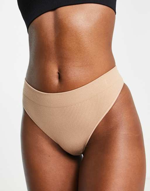 Tanga tostado sin costuras de canalé de New Look