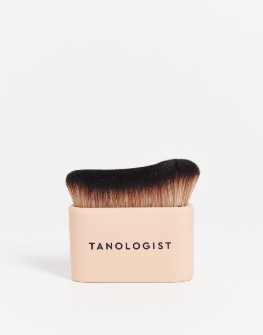Tanologist – Fyrkantig kabukiborste, 3 av 4