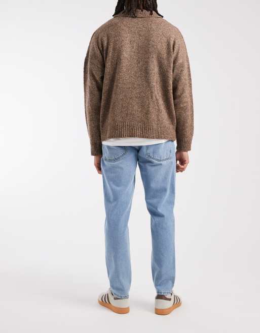 Tapered fit-jeans i let forvasket blå fra ASOS DESIGN, 3 af 5