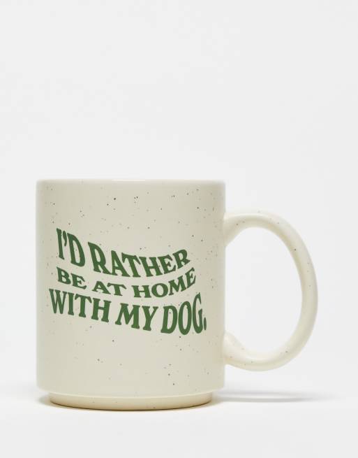 Taza lila con texto 