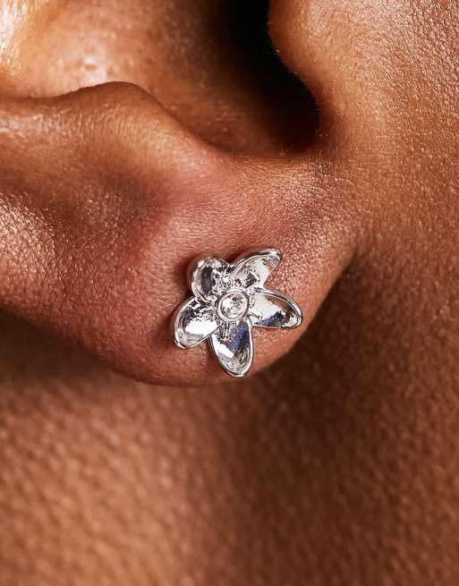 Ted Baker beaauu blossom stud earring in silver | ASOS