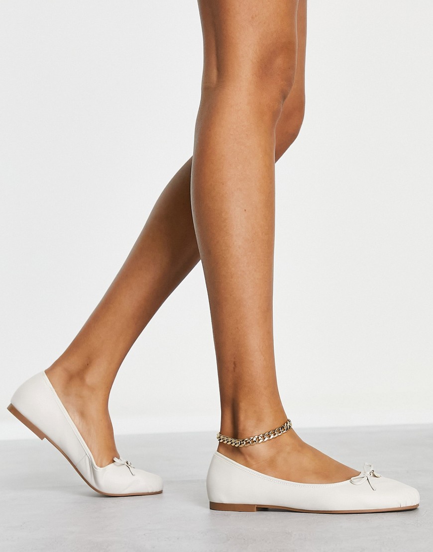 Ted Baker Belamia Bow Ballet Pump Shoes In Ivory-White