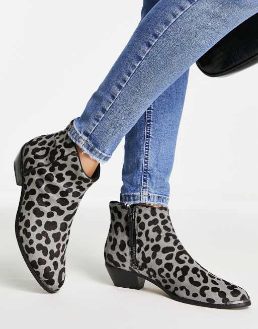 Exotic animal outlet boots