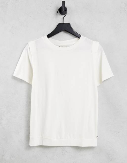 Ted Baker Kalaarra tshirt in pink