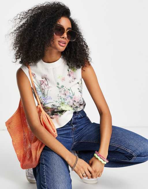 Ted Baker – Miiyaa – Trägertop aus Strick in Elfenbein mit Print vorne