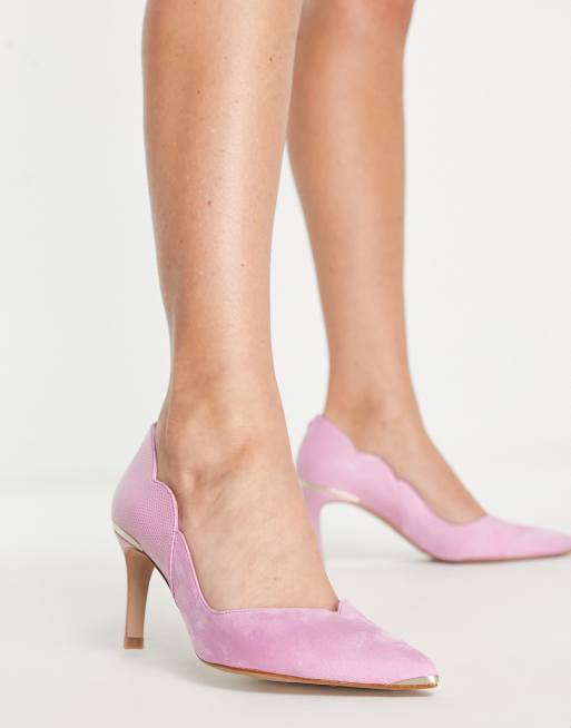 Ted Baker – Różowe czółenka na średnim obcasie z muszelkowym wykończeniem z tyłu