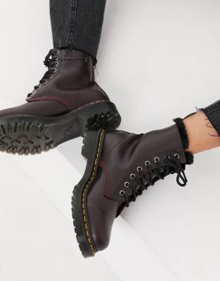 фото Темно-бордовые ботинки со шнуровкой на 8 пар люверсов dr martens atlas-красный