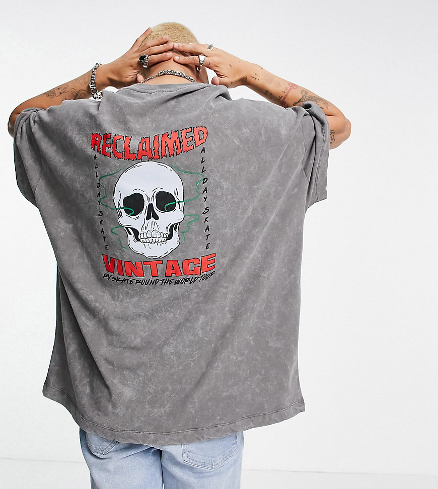 фото Темно-серая футболка с графическим принтом скелета reclaimed vintage inspired-серый