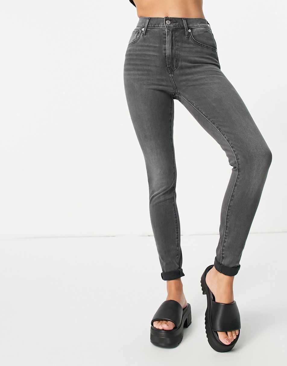 Серые джинсы с высокой талией. Levis mile high super skinny. женские джинсы с высокой талией levis.
