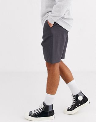 фото Темно-серые свободные шорты чиносы asos design-серый