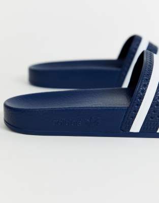 Темно-синие шлепанцы adidas Originals Adilette 288022 | ASOS