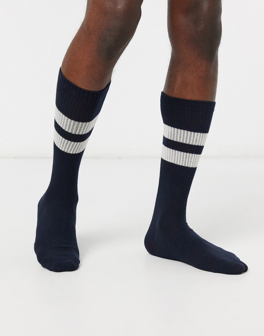 фото Темно-синие спортивные носки из органического хлопка selected homme-темно-синий
